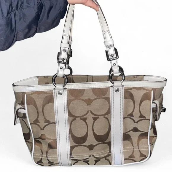 Coach— gallery canvas signature coach bag - Picture 2 of 6